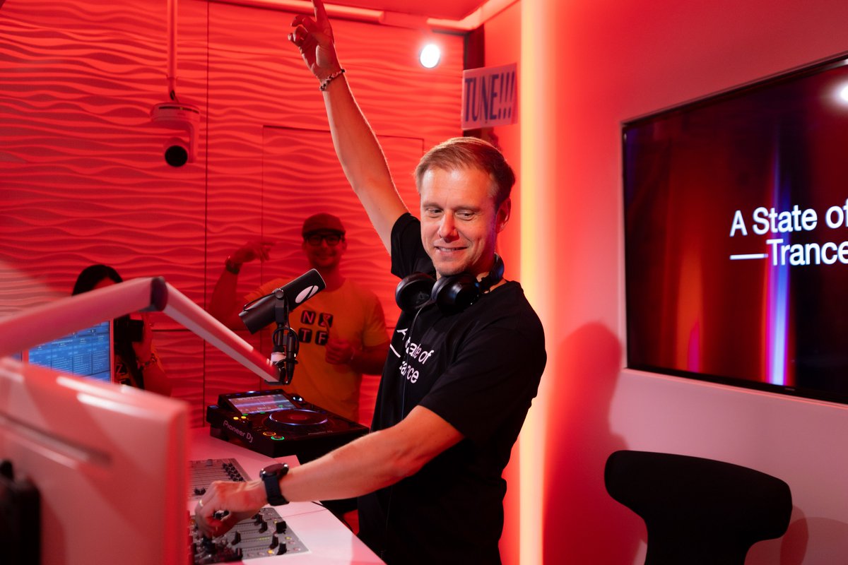 A State of Trance on Twitter: