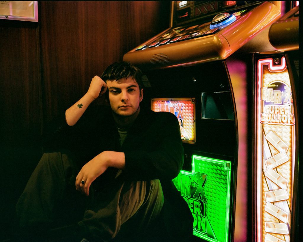 riotmag_uk's tweet photo. “gorgeous lyricism and a musical direction that is considered and nuanced”

Album Review: Grian Chatten // Chaos For The Fly 
https://t.co/CvSYAQtdz2 https://t.co/89EWz9cF3Q