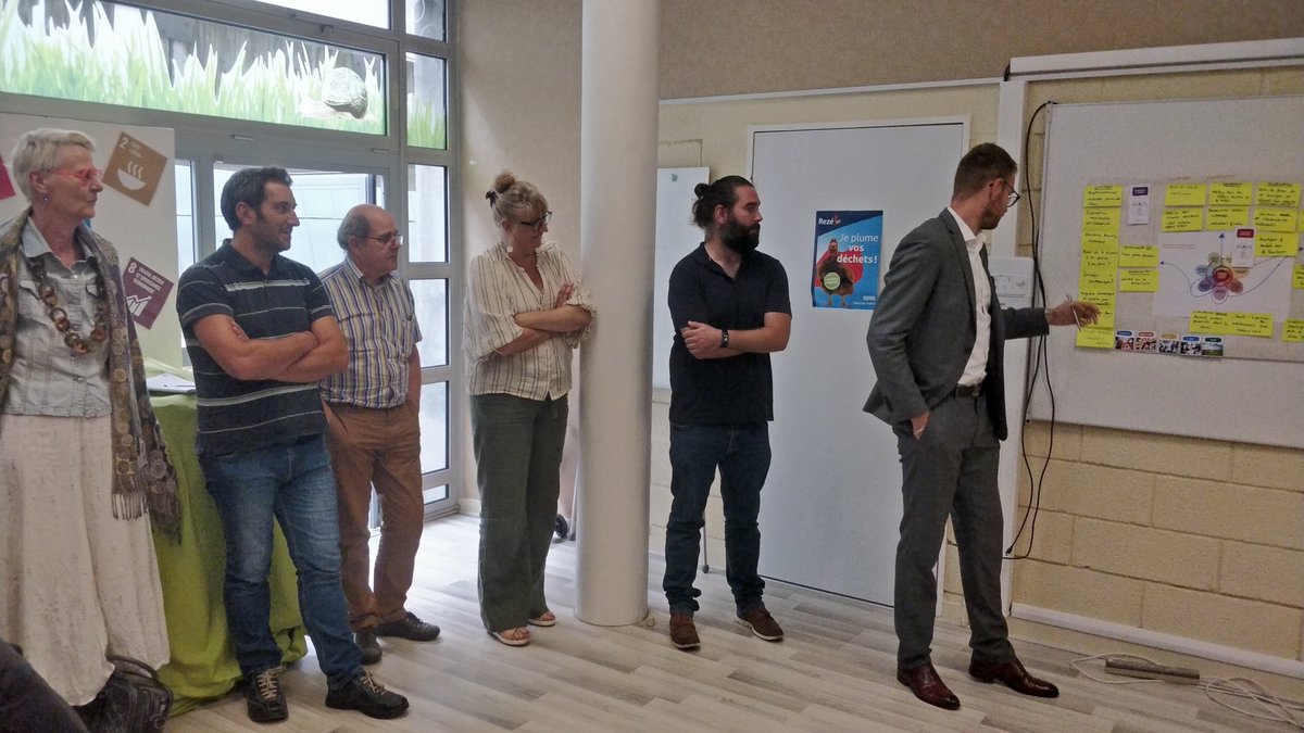 Ateliers collaboratifs pour nos participants autour des deux cas d'entreprises présentés à la Table Ronde #ideation #cooperation #pitch #trajectoireEFC