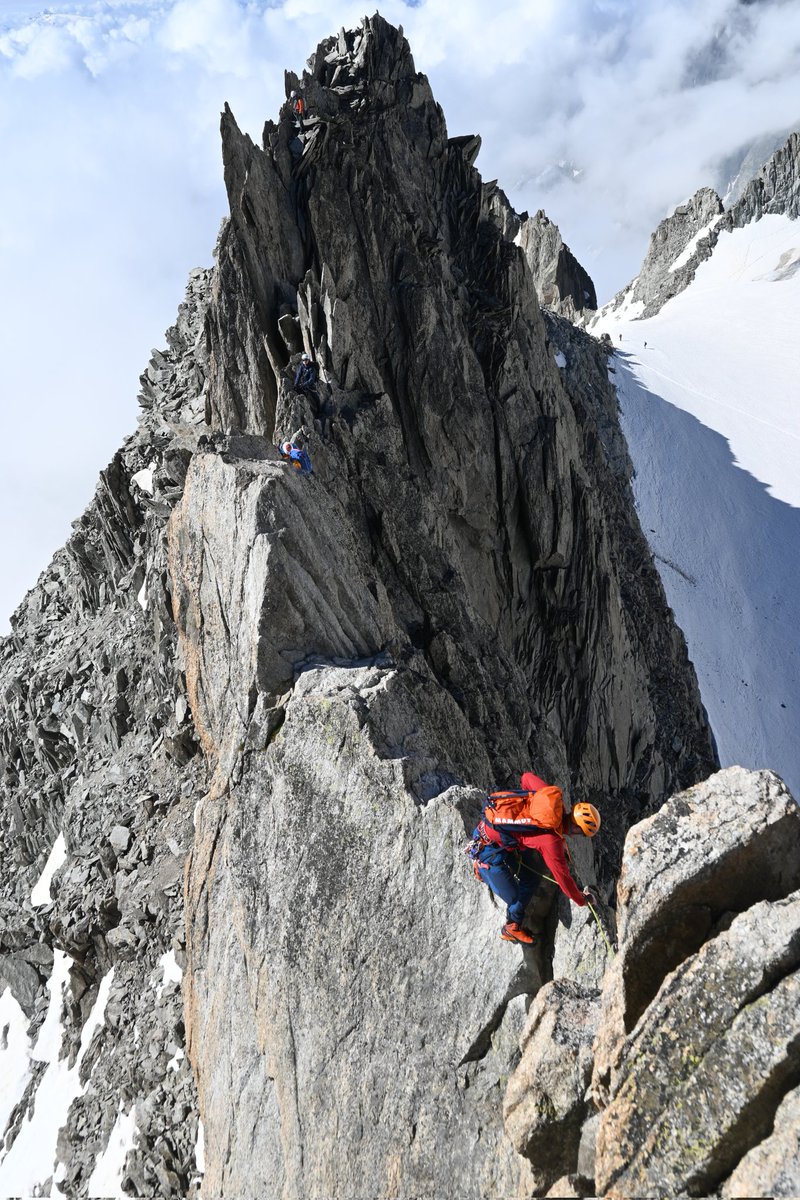 CalumMuskett's tweet photo. The traverse of the Entreves today before the strom rolls in https://t.co/JS3M1147wV