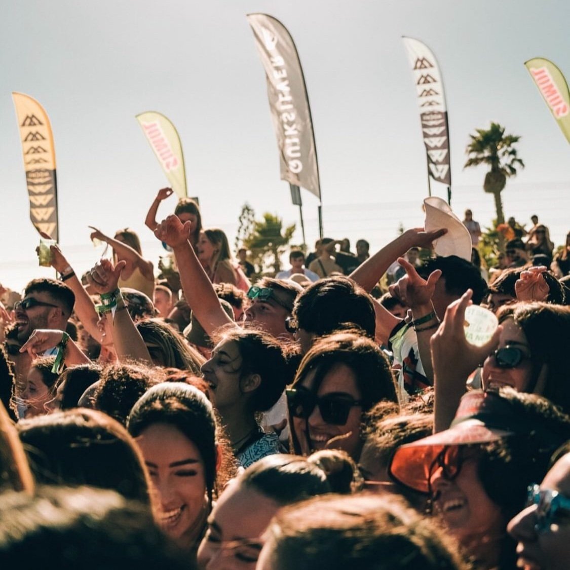 Design__Hunger's tweet image. Welcome to #Lisbon , a city that ignites with energy during the #summer, offering a multitude of thrilling music #Festivals . In 2023 , prepare to be enchanted by an extraordinary lineup of musical events! @NOS_Alive @meokalorama @sbsr 

Read more here 👉🏼 bitly.ws/JWN9