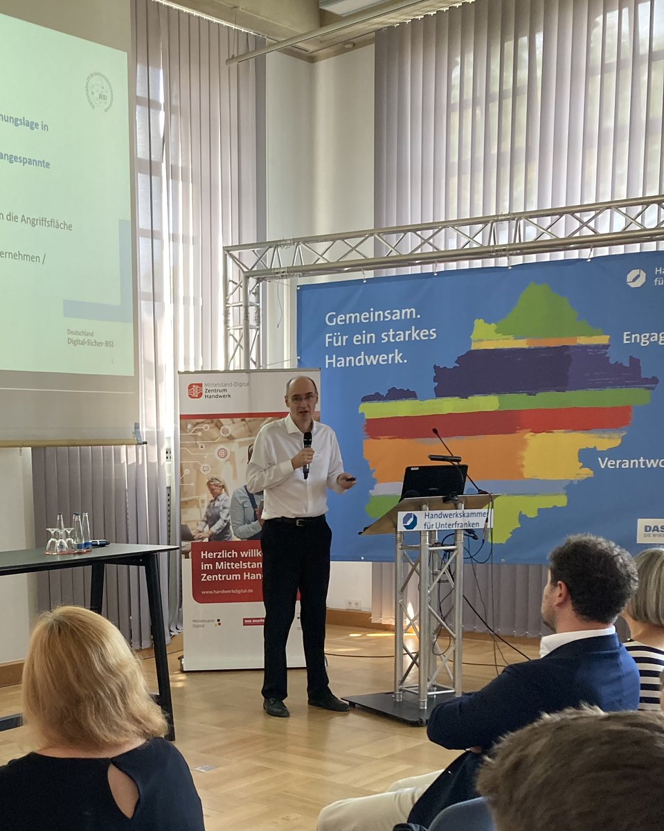 CyberAllianz's tweet photo. "Seien Sie vorbereitet auf Angriffe." Auch KMUs sind vor Cyberkriminellen nicht sicher. Dirk Häger vom @BSI_Bund gibt Auskunft über die aktuelle Gefährdungssituation in Deutschland.
#TeamBSI #DeutschlandDigitalSicherBSI #ZDH_News https://t.co/SWuD7OXfWR