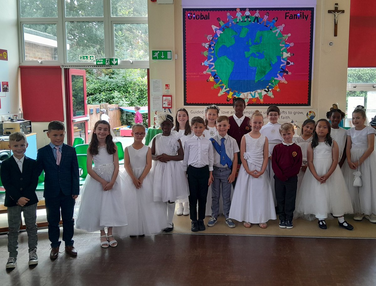 SJF_Derby's tweet photo. We had a beautiful mass to celebrate our new communicants and the feast of Ss Peter and Paul. It was a pleasure to watch one of our pupils receive her first Holy Communion too. Thank you to everyone who came. #srscmat #stjohnfisher #holycommunion https://t.co/IjUyYEZUrC