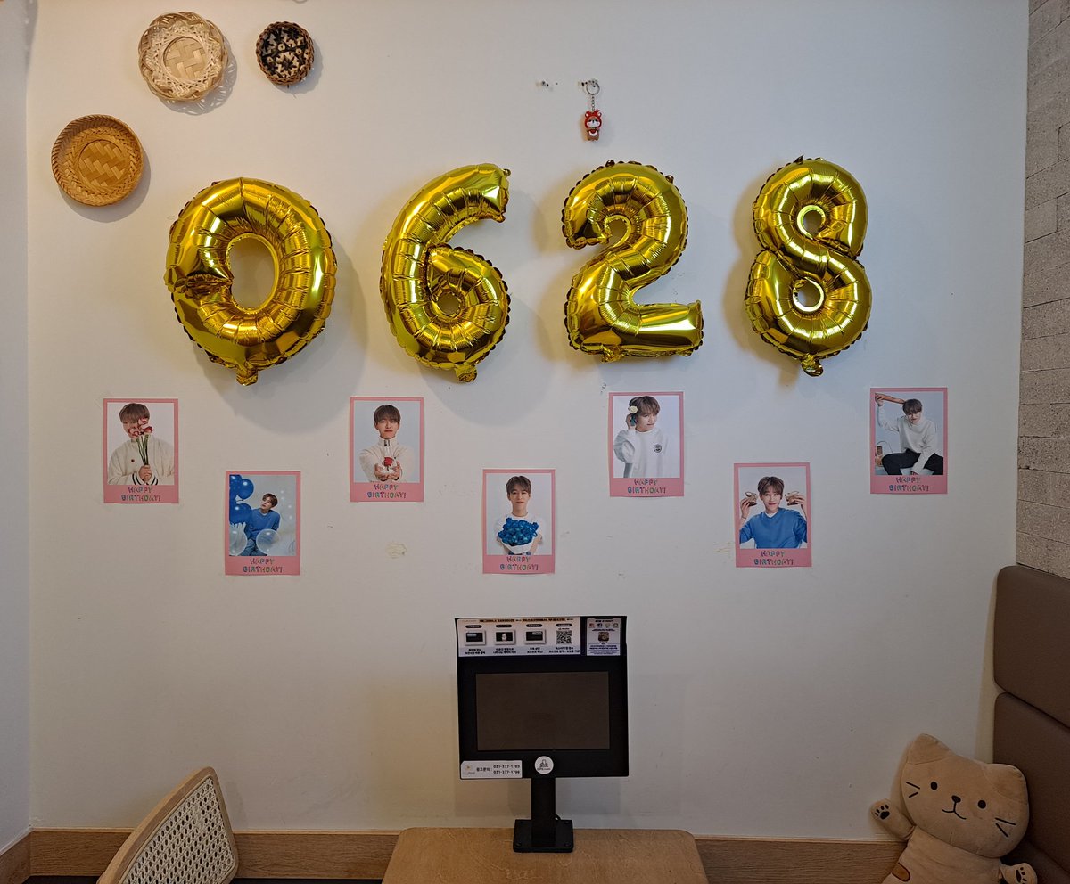 0217BCL's tweet photo. 공간을 참 알차고도 예쁘게 꾸며주셔서 감사합니다! 덕분에 너무 행복했어요!
그리고 사용해주신 해시태그 ㅠㅠ
오빠에게 너무나도 해주고 싶은 말이었는데 이렇게 전하게 되네요🥹 사랑한다 정대현🩶💚❤️
받은 거 모두 잘 보관할게요🫶

#앞으로_걸어갈_길에도_힘이_되어줄게

@official_JDH93 https://t.co/o8WJv7mIXY