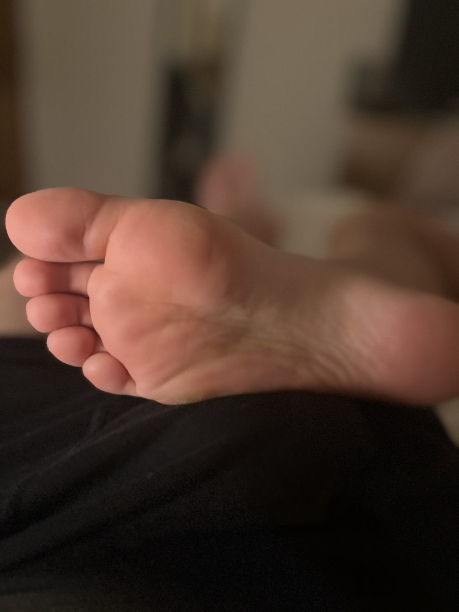 Goddess Barefoot 👣 🔞 On Twitter 👣😘 Rt If Youre Jerking To My Feet