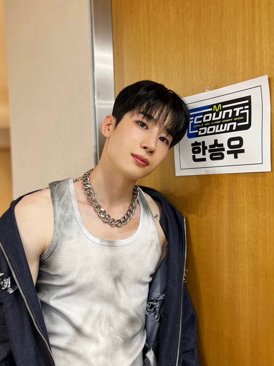 [📸]
2023.06.29
#Mnet #엠카운트다운 Behind Photo💜

#한승우 #HANSEUNGWOO
#FRAME #Dive_Into