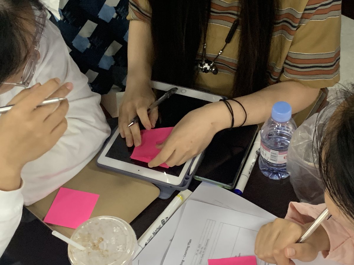 SuiGoei's tweet image. Mock research lesson #lessonstudy with EFL teachers of Jilin University! Such a great opportunity to work with them! @LessonStudyNL @WALessonStudy