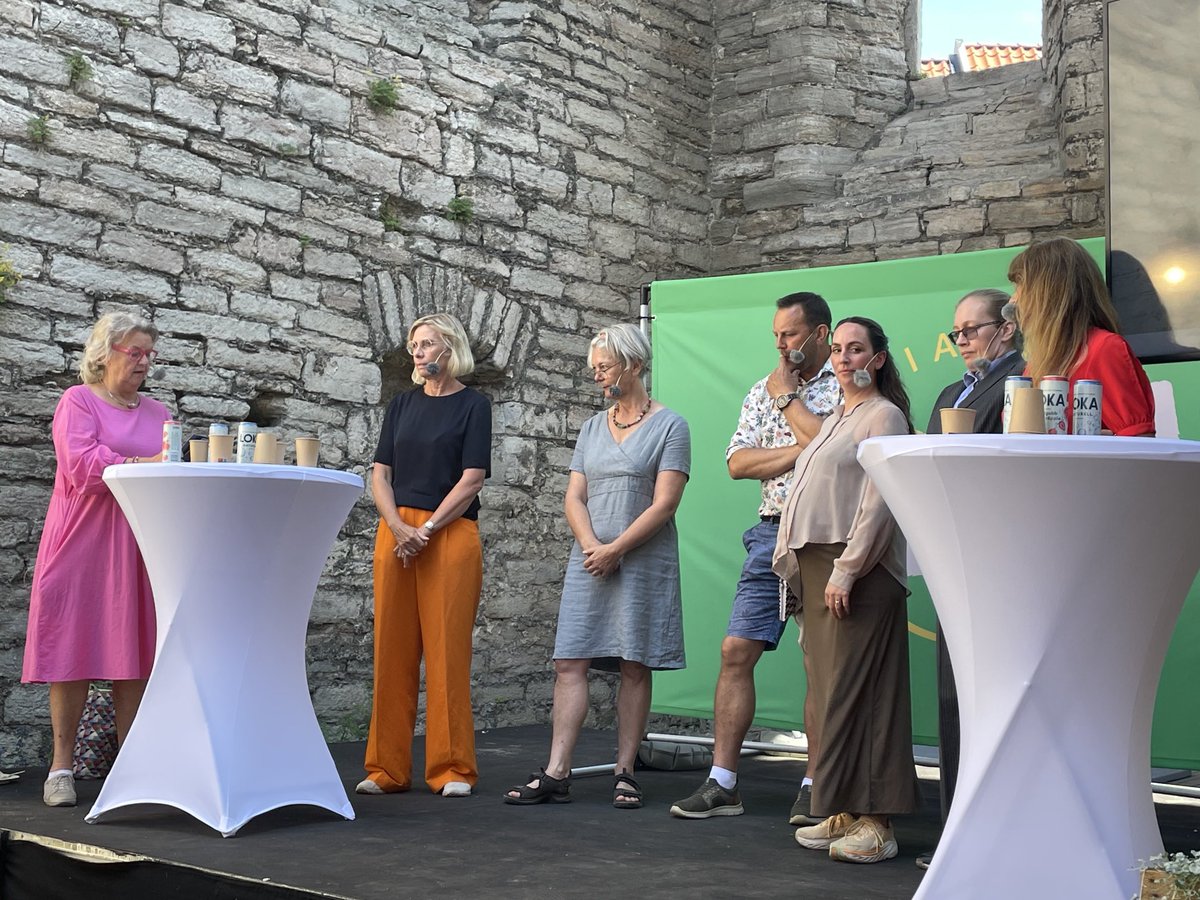 Viktig diskussion under Livsmedelsdagen i Almedalen om den komplexa frågan om vad vi bör äta m.a.a. de nordiska näringsrekommendationerna. Många viktiga perspektiv finns inte med och måste kompletteras med när de svenska kostråden tas fram.