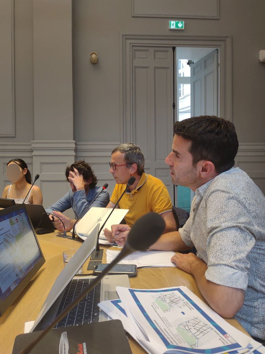 Mairiedu20's tweet photo. APAISEMENT DE LA RUE DE #BAGNOLET
Hier soir, la mairie de #Paris20 accueillait l’acte 1 du comité de suivi entre les collectifs d'habitantes et d’habitants du quartier #Réunion #PèreLachaise & les services de la #Voirie de la Ville de @Paris & la mairie du #20e. #EngagementsTenus https://t.co/P6SYNAU3Ui
