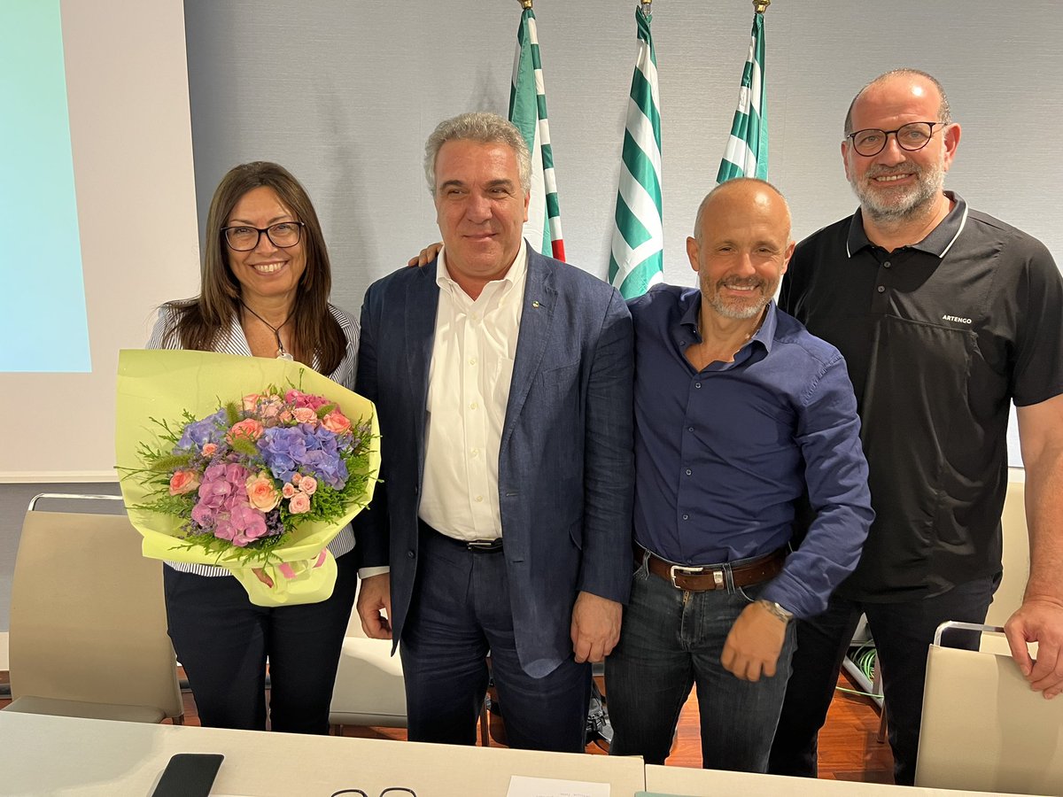Luca Caretti, 54 anni è il nuovo segretario generale della Cisl Piemonte.
Lo ha eletto, con 91 voti su 94, il CG Cisl regionale riunito a #Torino, alla presenza del leader <a href="/CislNazionale/">CISL Nazionale</a> Luigi Sbarra. In segreteria anche Bruna Tomasi Cont e <a href="/GBaratta61/">Giovanni Baratta</a>