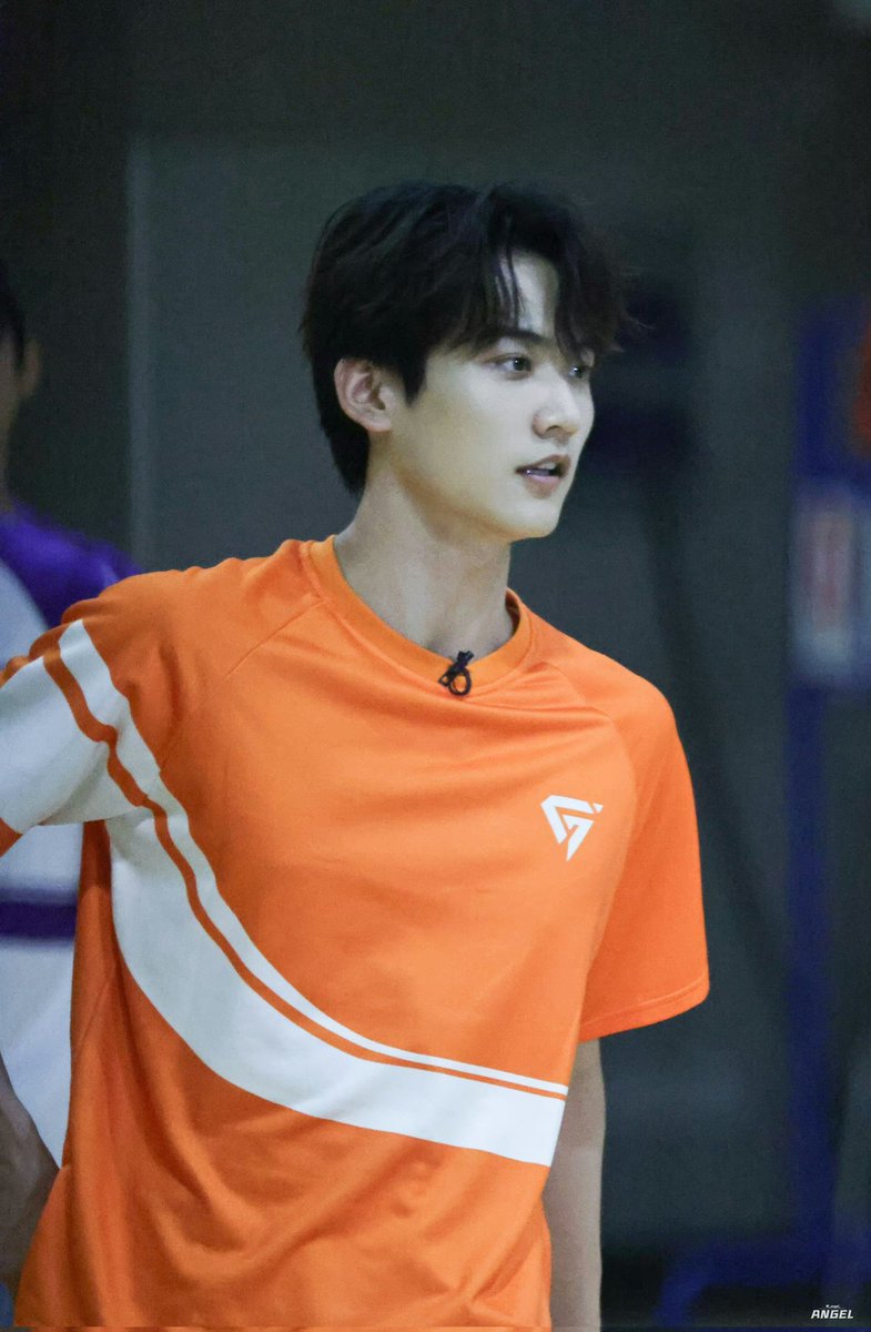ppthyg's tweet photo. แล้วเคอเหมือนใส่เสื้อก้าวไกลจริงมึง สส.ท่านหนึ่ง555555555555555 https://t.co/xpU2zZ8oLW