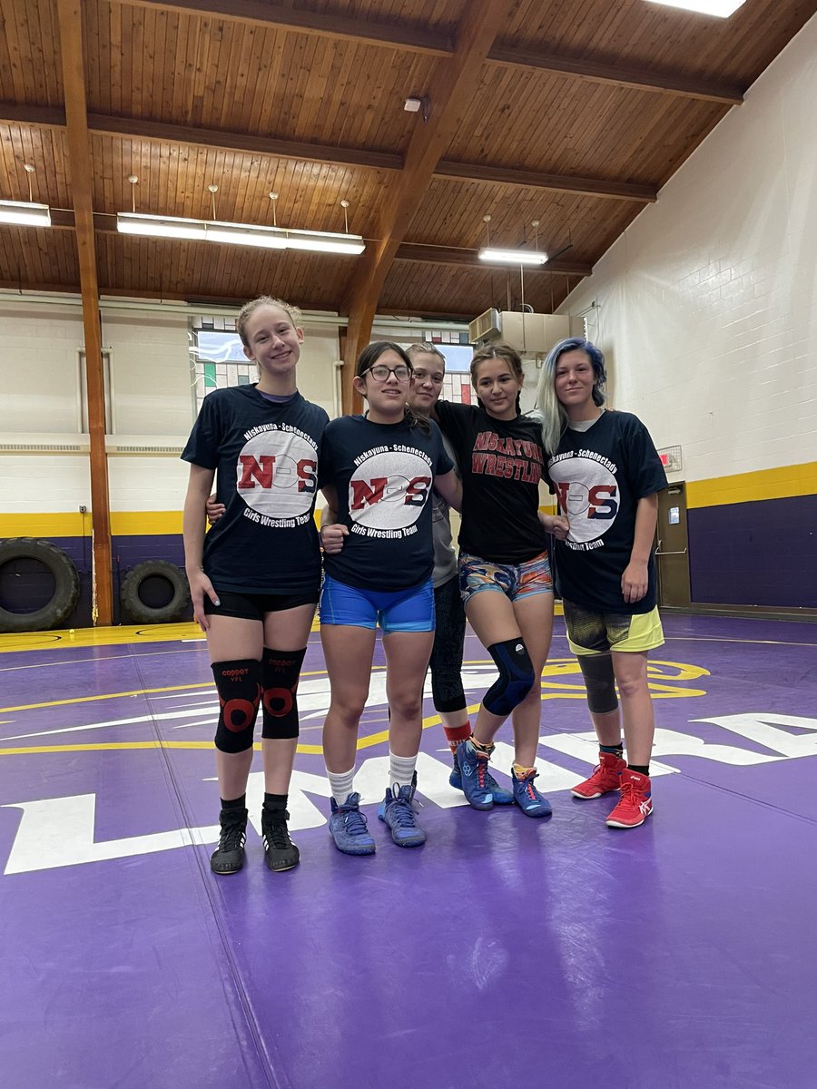 JeremyMatson5's tweet photo. Niskayuna-Schenectady girls. At Elmira College for their first all girls wrestling camp. experiencing the college life, great technique, Networking and fun. Girls wrestling is growing. Consider growing with us. Regular season begins in November. @ScschoolsP @NiskyAthletics https://t.co/S2gSqgz0XJ