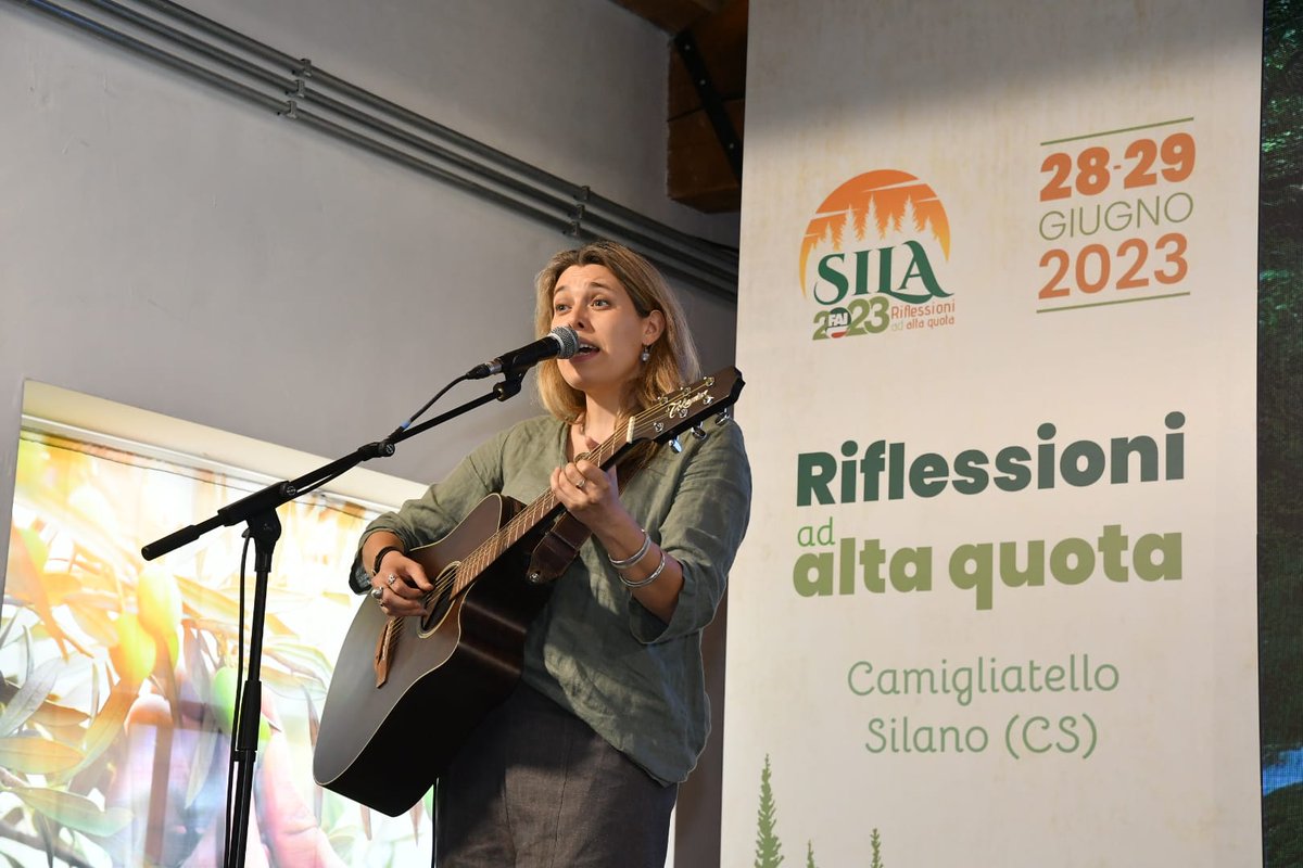 fai_cisl's tweet photo. #Sila2023 🐺🌲⛰️ Alle "Giornate della #Montagna - Riflessioni ad #altaquota" gli intermezzi musicali della cantautrice #EricaBoschiero, nata sulle Dolomiti, pluripremiata con diversi album e spettacoli all'attivo, tra le voci più interessanti del cantautorato femminile italiano https://t.co/UDhl2zZt1Z