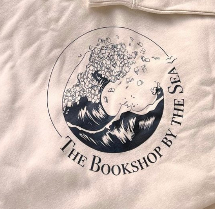 JMSimpsonauthor's tweet photo. LOOK twitterettes ...absolutely loving the logo of this lovely looking little bookshop! @thebookshopbythesea_ The sea turns into books! Love it!
#writingcommunity #localbookshops #independentbookshops #indiebookshops https://t.co/ouksTruPSO