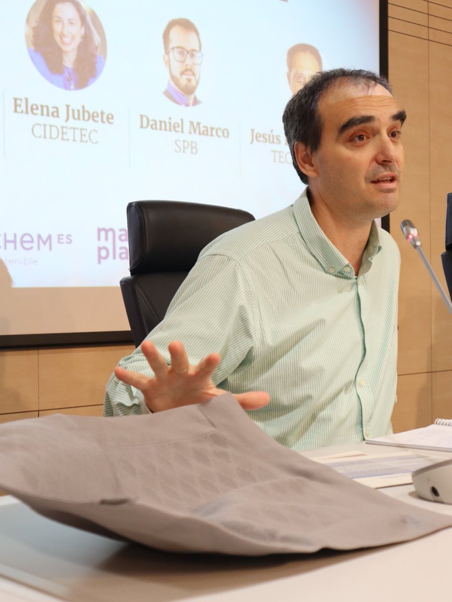 materplat's tweet image. Ya hemos empezado el segundo bloque de la jornada sobre retos #SSbD (Seguro y Sostenible desde el Diseño) con una presentación de José Manuel Ramos de @aitex_es. 

Seguimos con Elena Jubete de @CIDETEC_ , Daniel Marco de SBD y Jesús López de Impiña de @tecnalia.