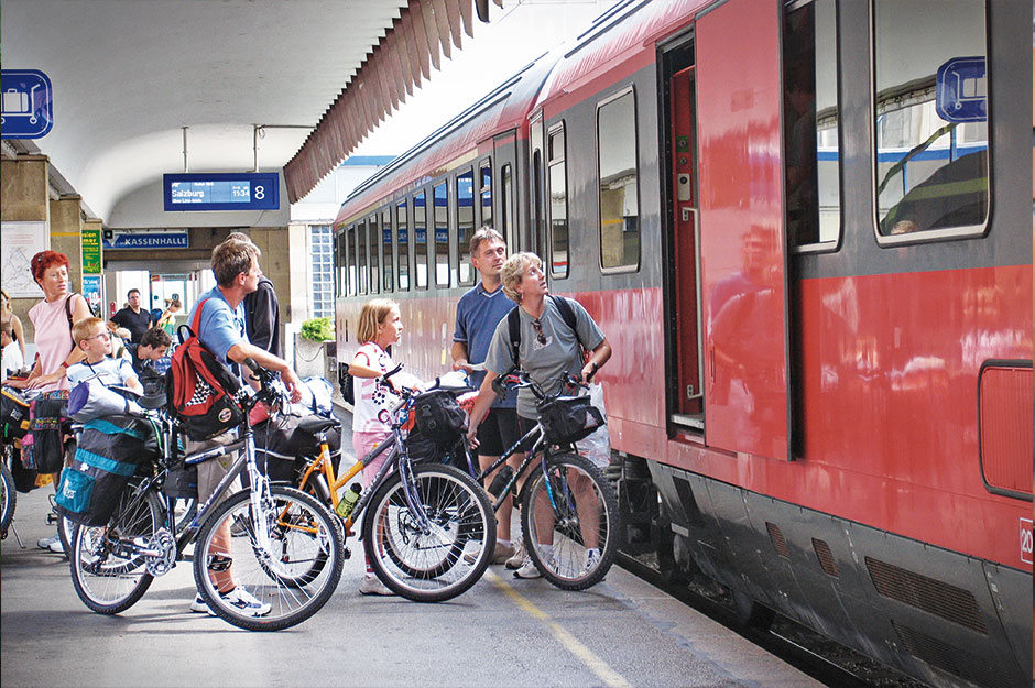 Soeben Beschluss Verbandsversammlung VVO: Bahnstrecke Dresden - Leipzig erhält ab 2026 eine Verdopplung der #Fahrradstellplätze #Elberadweg RE50! @ADFC_SN Foto VCD: