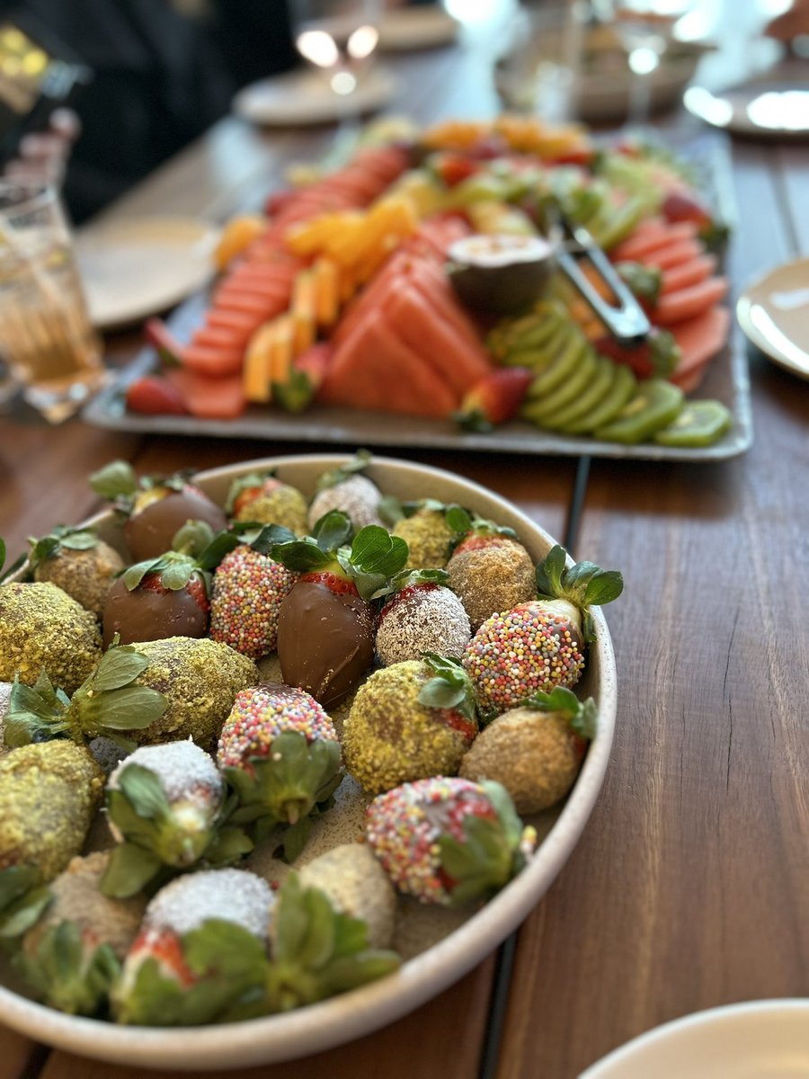 Mel_Macmillan's tweet image. For EV, we had a commitment not up meet on weekends to work on submission. But everyone knows, every EV Team member worked all weekend, for a few weeks. It’s hard to say thank you for the time teachers give as good will. Food helps though. #externalvalidation @RegionalSouthOD