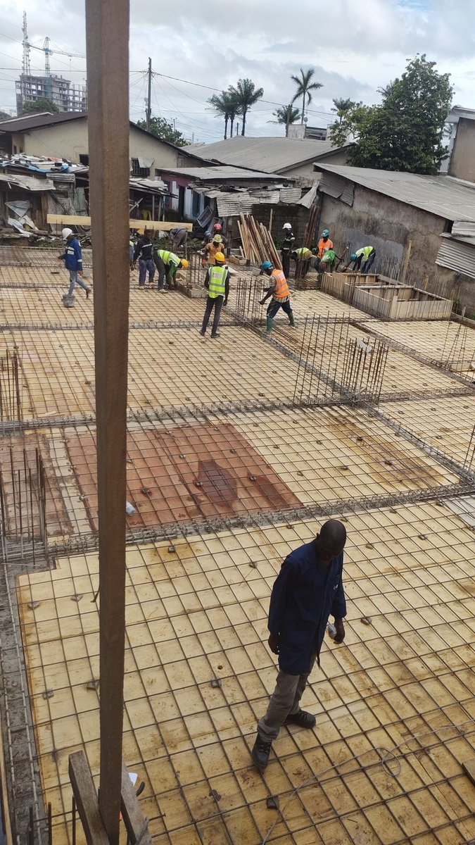 ArmandSeudjo's tweet photo. On avance!
Première dalle en cours de préparation. Huit(08) autres en attente !
Deido_Douala_Cameroun
#Krysalidesigners
#Keep_working https://t.co/pURK5y7MMD