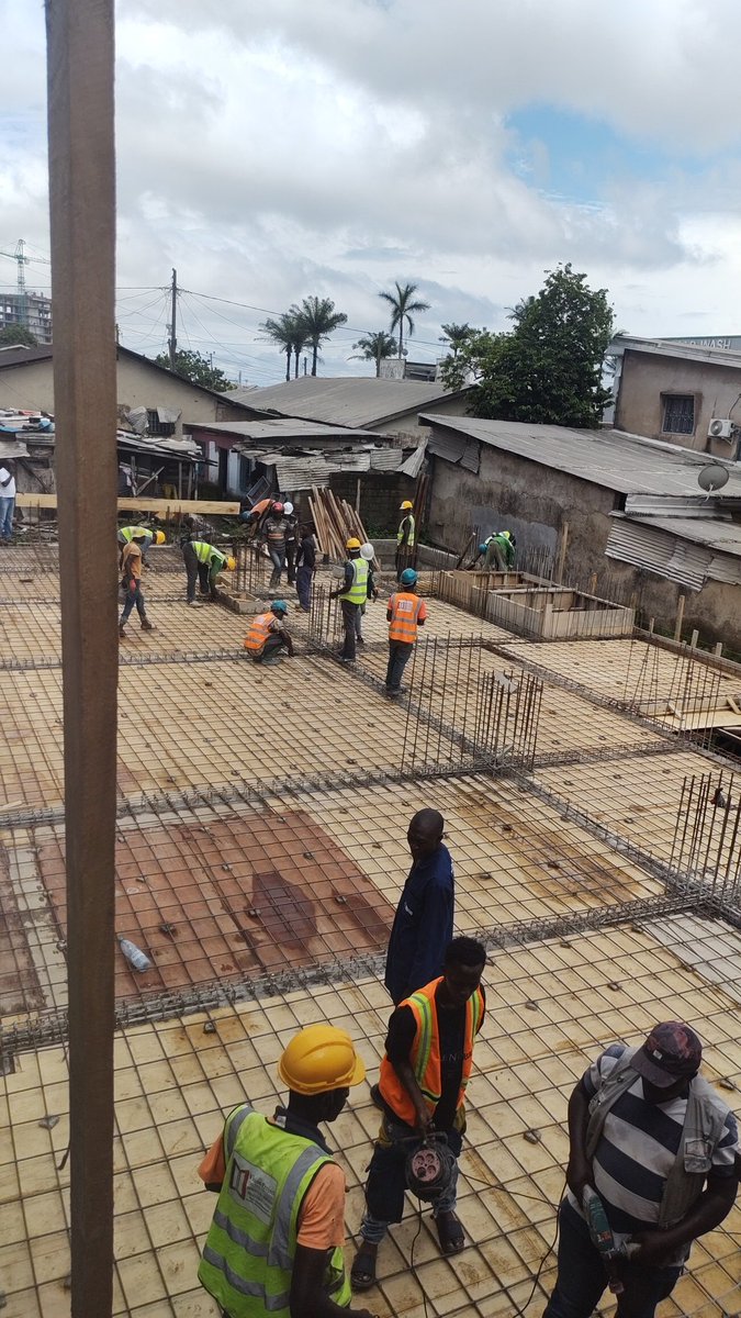 ArmandSeudjo's tweet photo. On avance!
Première dalle en cours de préparation. Huit(08) autres en attente !
Deido_Douala_Cameroun
#Krysalidesigners
#Keep_working https://t.co/pURK5y7MMD