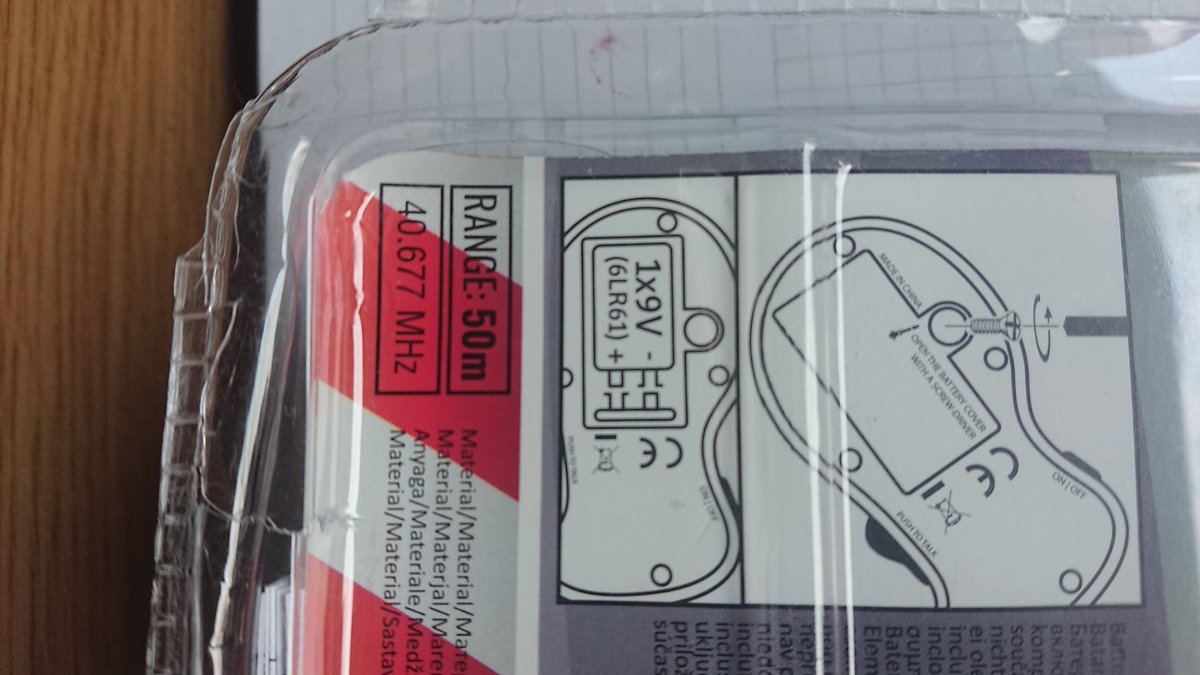 SP3RNZ's tweet photo. Looking for #8m #40MHz handy? 😜 
Here it is for just 7Euro ! 😆 
Sheriff's walkie talkie, battery powered and ready to go on 40.677MHz ! 😎
cc @ei2ip @ei7gl 🤪 https://t.co/VC5evQf3fq
