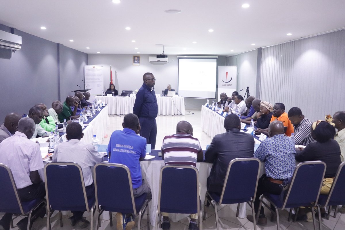 UNDPMozambique's tweet photo. In #Nampula, 35 Community #Judges and #Paralegals are being trained by the Judicial and Legal Training Center #CFJJ, in partnership with @UNDPMozambique🇲🇿and the Ministry of #Justice, on #Mediation and #Access to #Justice in violent #extremism and #terrorism contexts. https://t.co/AxsBg7qxre