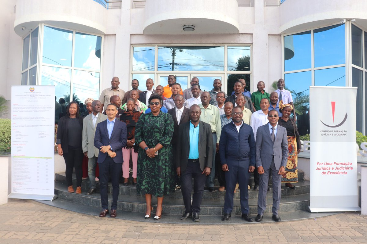 UNDPMozambique's tweet photo. In #Nampula, 35 Community #Judges and #Paralegals are being trained by the Judicial and Legal Training Center #CFJJ, in partnership with @UNDPMozambique🇲🇿and the Ministry of #Justice, on #Mediation and #Access to #Justice in violent #extremism and #terrorism contexts. https://t.co/AxsBg7qxre