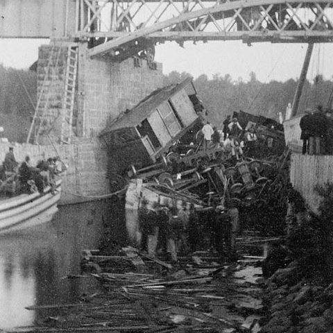 Today in 1864, at least 99 people-mostly German & Polish immigrants-were killed in Canada's worst railway disaster after both the conducter & engineer missed a stop-signal for an open drawbridge and their passenger train plunged into the #RivièreRichelieu near St-Hilaire, Quebec.