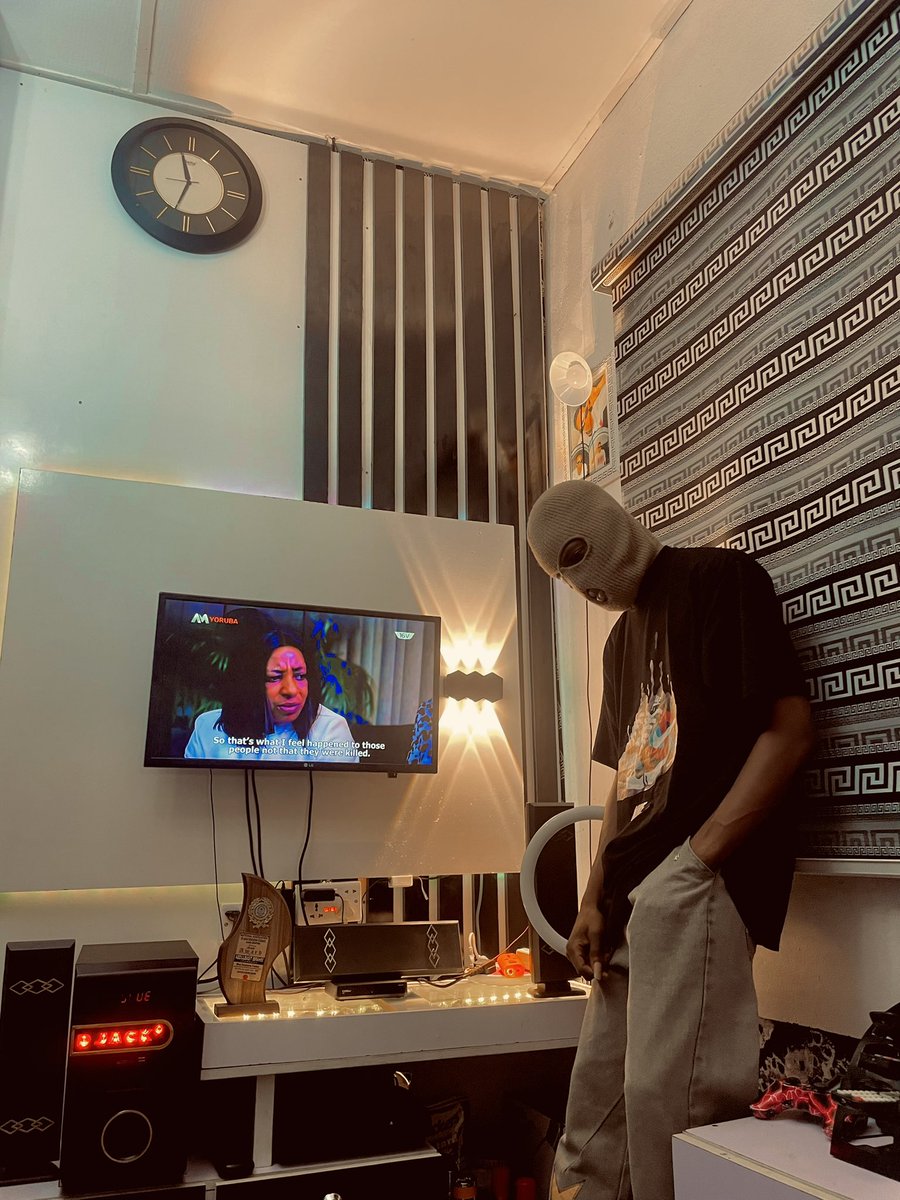 YembexAstonish's tweet photo. 🖤🥂😌 https://t.co/MeB36GLsxl