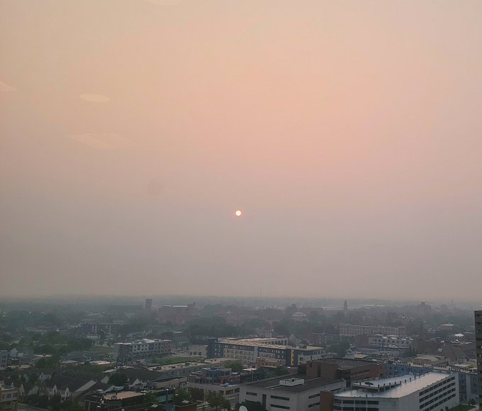 BarryVee's tweet photo. #Rochester, NY Smokey, Hazy, &amp; has Poor Visibility. Those with breathing issues (asthma, etc.) should stay indoors with the windows closed. Please be careful. May #God watch over you. https://t.co/rHlgOq8lz3