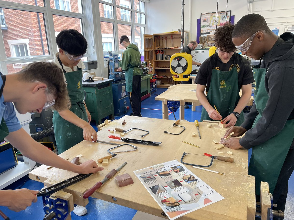 All hands on deck at <a href="/GordonsSch/">Gordon's School</a> for the getting ready for sixth form day! 🪵 🥽🪚