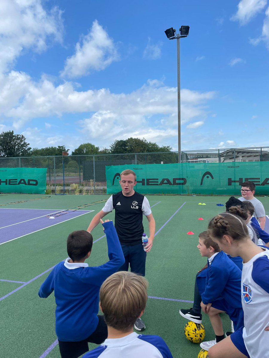 LLSonline's tweet photo. Inspiring the next generation! 🤝

It was a great to see our Wirral and Liverpool students helping the local community by delivering multi-sports activities to over 250 students from a variety of different schools. 

Thank you to @IPPresents for inviting us! 😃 https://t.co/rCjwKZ9tRh