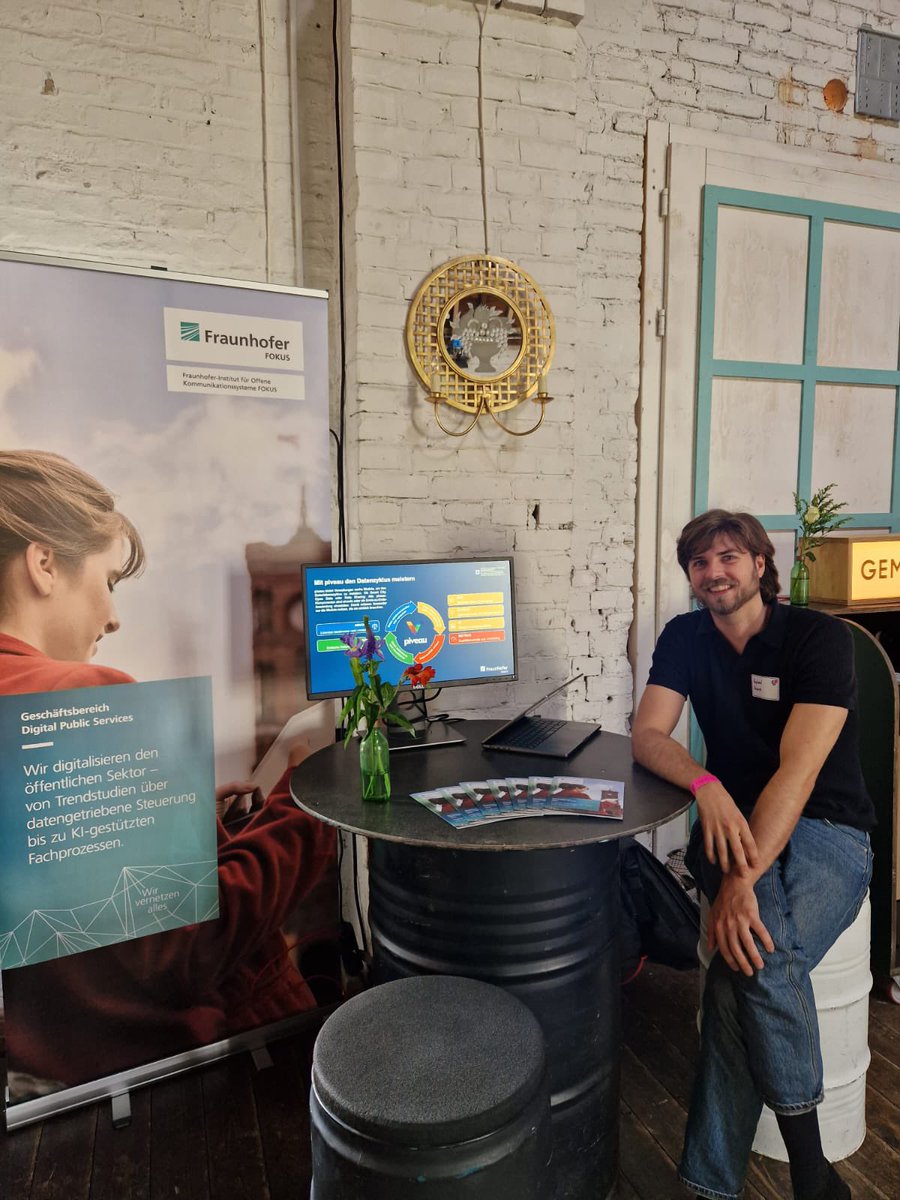 Fraunhofer FOKUS - Digital Public Services (@fokuspublic) on Twitter photo Viele Grüße vom #citylabsommerfest! Unser Kollege Raphael Sturm hat gerade unser #piveau Datenökosystem vorgestellt, das das Teilen und Nutzen von #Daten in der #Verwaltung vereinfacht. Happy Birthday <a href="/citylabberlin/">CityLAB Berlin</a> 🎂! Viele Grüße vom #citylabsommerfest! Unser Kollege Raphael Sturm hat gerade unser #piveau Datenökosystem vorgestellt, das das Teilen und Nutzen von #Daten in der #Verwaltung vereinfacht. Happy Birthday <a href="/citylabberlin/">CityLAB Berlin</a> 🎂!