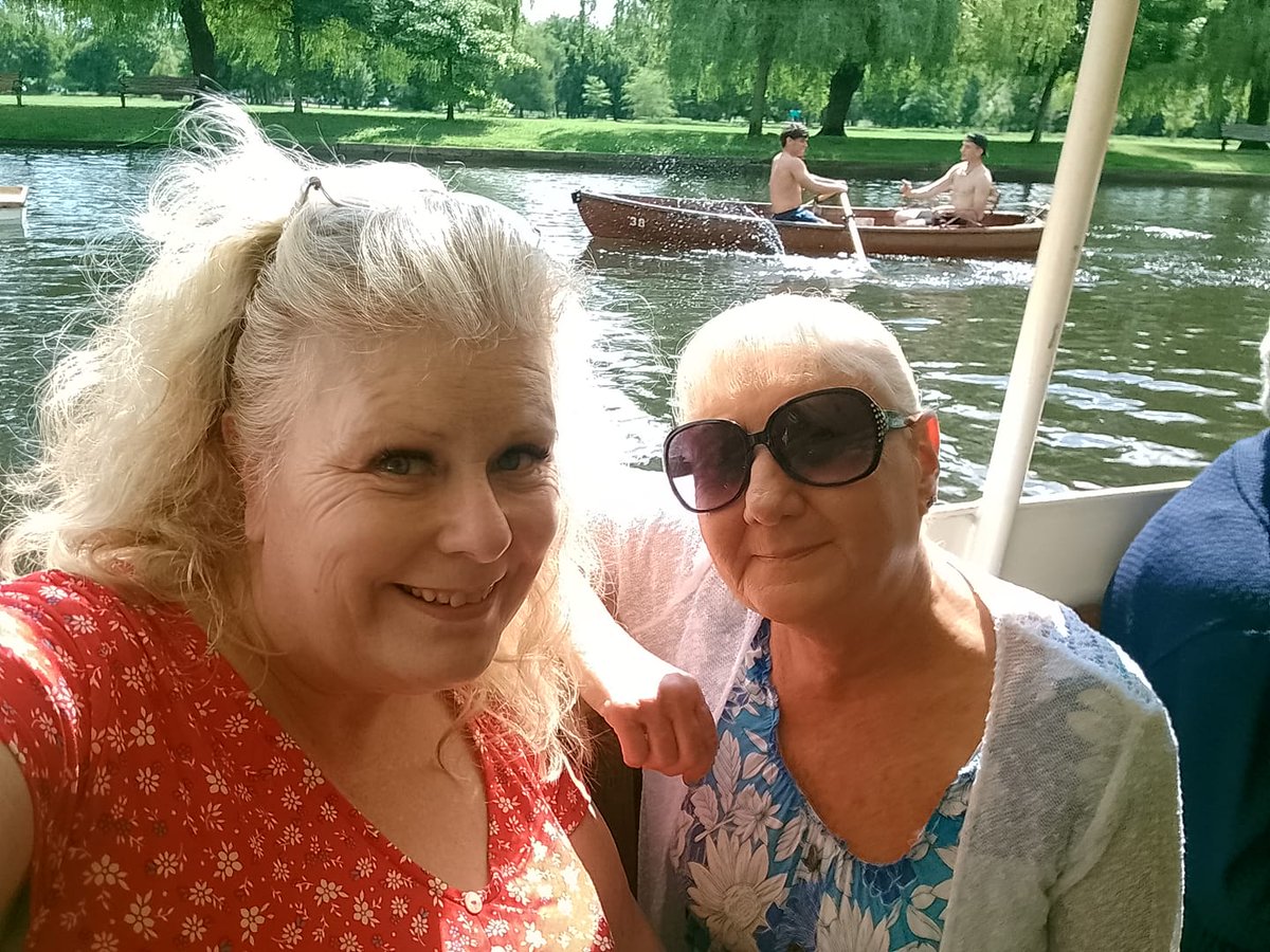 📷A lovely photo of Amanda and her sister enjoying the River Avon cruise during our coach holiday to Stratford-upon-Avon!
Fancy joining us for a last-minute summer escape? Find dates here: nationalholidays.com/britain/englan…