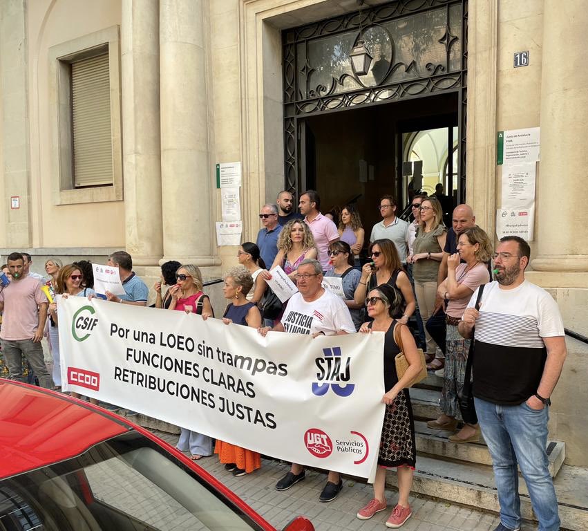 CCOOJusticiaJa's tweet photo. #HuelgaEnJusticia 
29 de marzo, concentración en la Audiencia Provincial. Recogiendo fuerzas para la manifestación de esta tarde a las 19,30.
@ccoojusticia @FSCdeCCOO @ccoojaen https://t.co/leK6oAZznG