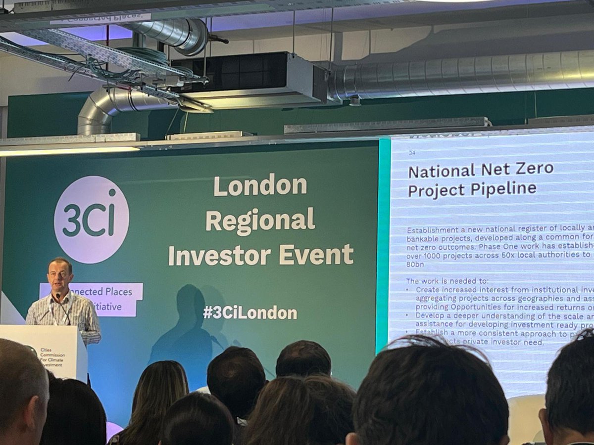 Fascinating talk from Steve Turner on the Net Zero Neighbourhood programme, aimed at accelerating net zero through a place-based approach, encouraging community engagement and sustained outcomes. #3CiLondon Read the outline business case: 3ci.org.uk/publications/