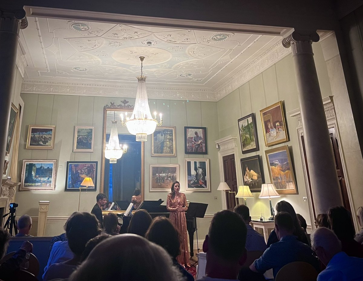 I’m so pleased I went to the Launch Concert for <a href="/Robyn_Allegra/">Robyn Allegra Parton</a>’s debut album Burnished Gold last night with such sensitive accompaniment by <a href="/SimonLepper/">Simon Lepper</a> 

✨STUNNING &amp; RADIANT✨

Have a listen to their beautiful interpretation of Marx, Strauss, Korngold and more!

<a href="/OrchidClassics/">Orchid Classics</a>