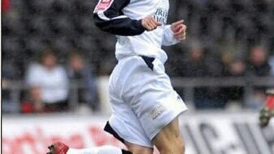 Brynawel AFC would like to welcome ex-Swansea City player Chris Jones to the club as Head Coach of our Under 18 side. 

We are delighted to have Chris on board and feel that his knowledge and experience in the game will be brilliant for the young players at the club.

#uppabryn