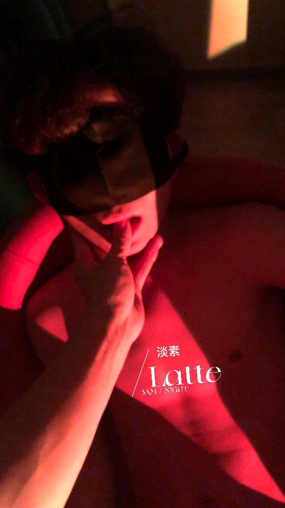 cd53446898's tweet photo. 奶狗类型，声音与性格都挺软糯，颜值非常精致，总体过于害羞并未过多调教，c的时候微哼的声音最让人兴奋，他的袜子与鞋挺可爱，不过并未拍摄，本来想去他的床上为他辅导数学，不过种种原因也未实现。已准备好cd锁具，期待下次相遇 。#男s #sm #高中生 #双性恋 #男m #后入 #捆绑   #调教 https://t.co/FfUqkMBqMz