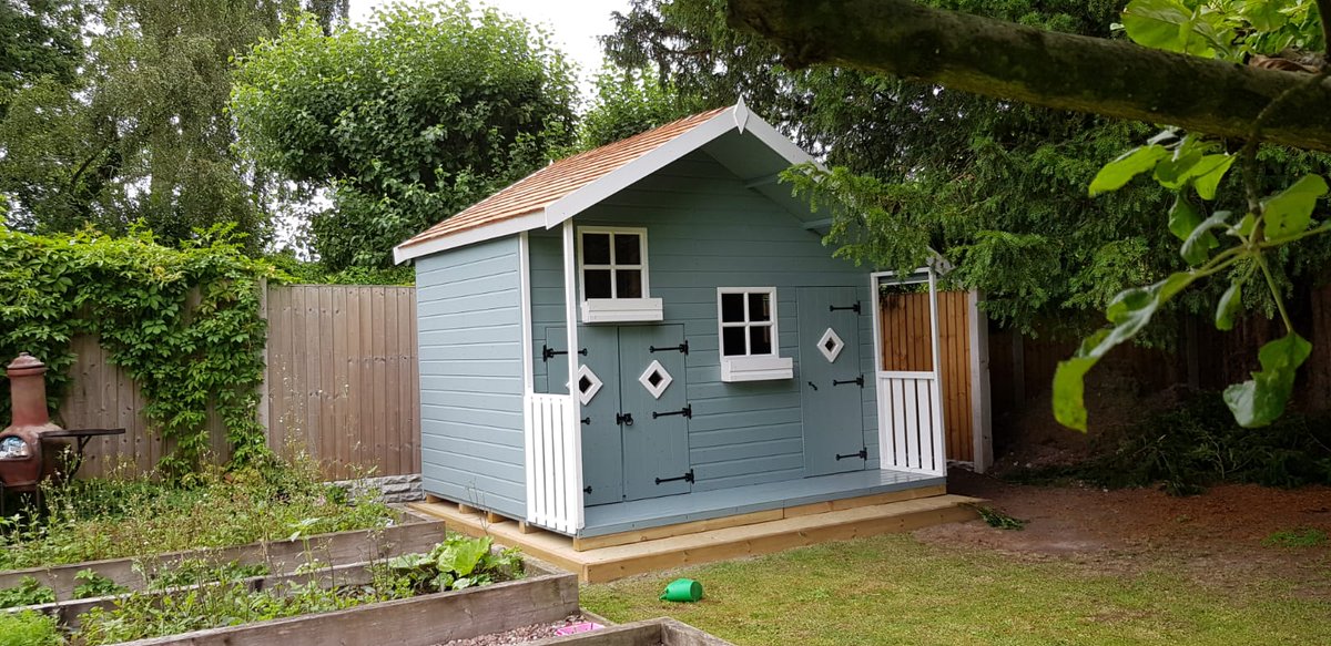 A playhouse is a great way to add extra fantasy to your children’s childhood. Providing a safe and controlled outdoor environment will allow your little ones to express themselves by letting their imaginations and creativity run wild! Perfect little gift for the summer holidays!