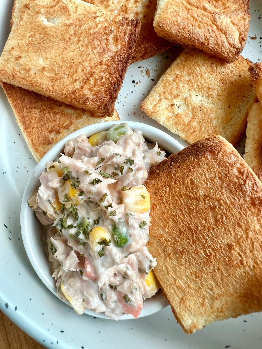 baimonxhealthy's tweet photo. “สลัดทูน่า+ขนมปังกรอบ” 🍞🐟✨
แจกเมนูมื้อเช้าก่อน เผื่อวันพรุ่งนี้ใครยังคิดเมนูมื้อเช้าไม่ออก เมนูนี้ได้สารอาหารหลักครบแน่นอน ใช้วัตถุดิบแค่ 4 อย่าง
• ทูน่ากระป๋อง(สูตรลดโซเดียม 30%)
• มายองเนส(สูตรลดไขมัน)
• ผักสามสี
• ขนมปังไร้ขอบ https://t.co/gKvvLg6YYK