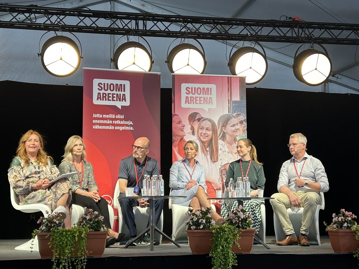 Etävastaanotot, digiavusteiset hoitopolut ja palvelut, digitaalinen terapia ja tekoälyavusteinen sairauksien esim. leukemian yksilöllisen hoidon löytäminen ovat ylpeidenaiheita jo nyt! #terveydeksi #tekoäly <a href="/SuomiAreena/">SuomiAreena</a> <a href="/Tietoevryfi/">Tietoevry Suomi</a> <a href="/SitraFund/">Sitra</a> <a href="/HUS_fi/">HUS Helsingin yliopistollinen sairaala</a>