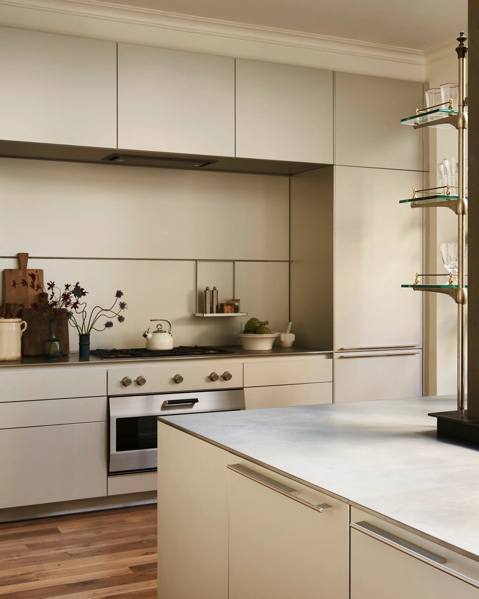 CI_kitchenbed's tweet photo. @Sandrabullock1x has a beautiful eye for design.
https://t.co/ltuExUYKE7
 
#sandrabullock #bulthaup #homedesign #kitchendesign https://t.co/zOevOnN3Yr