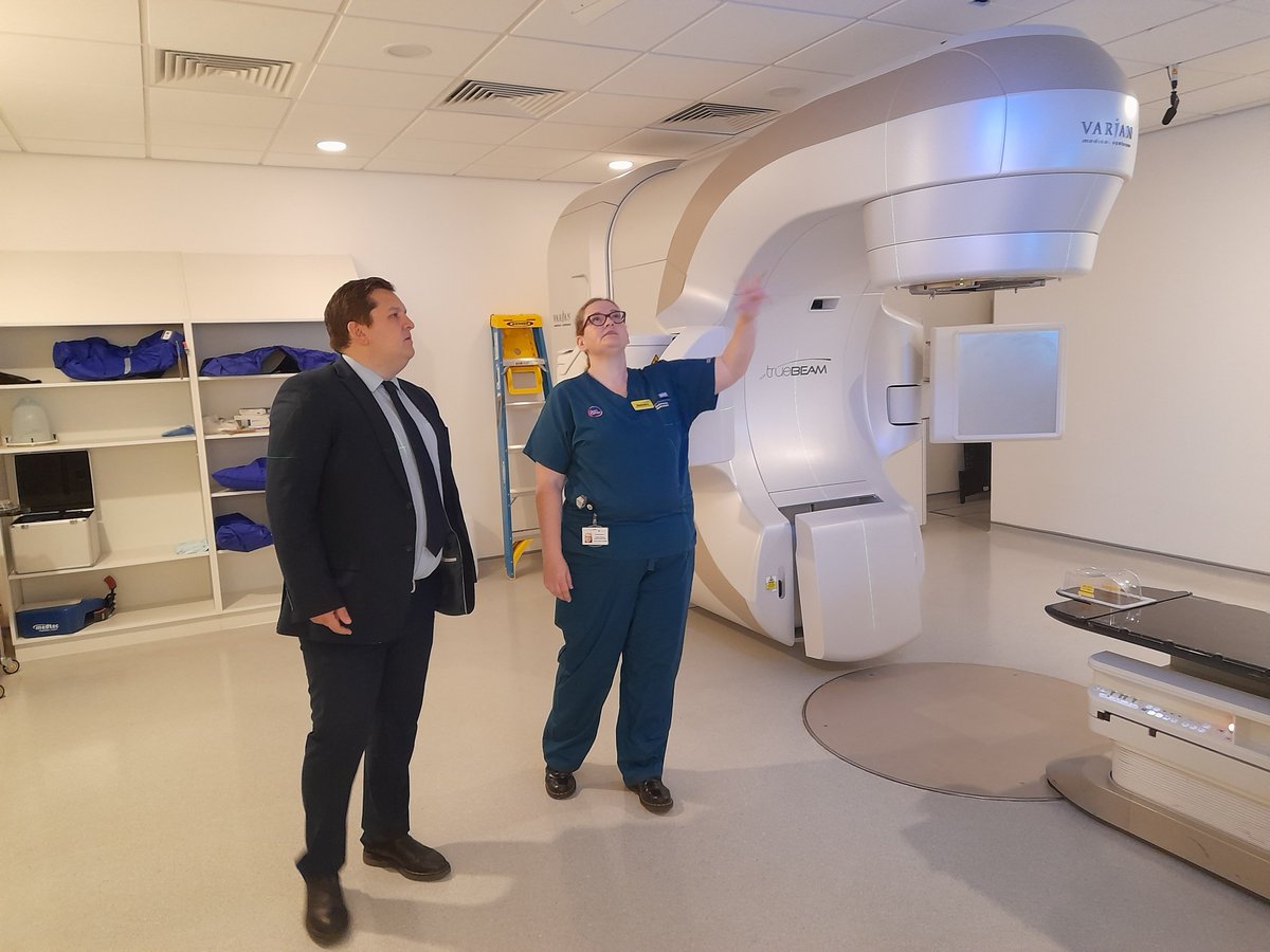 GSTTnhs's tweet photo. It was a pleasure to show @louie_french around #GuysCancer at QMH. 

Opened 5 years ago, it offers radiotherapy, chemotherapy, information and support.

The centre in Sidcup means people can receive treatment closer to where they live instead of travelling into central London. https://t.co/FjuoVswsPo
