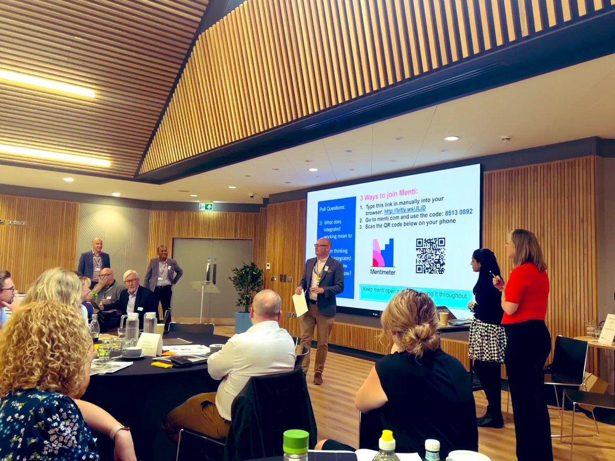 SarahP2k's tweet image. @DavidAinsNHS is having a break from comms directing ;)
Fabulous event…delighted to be here 
#TeamMidNotts 
@HorizonsNHS