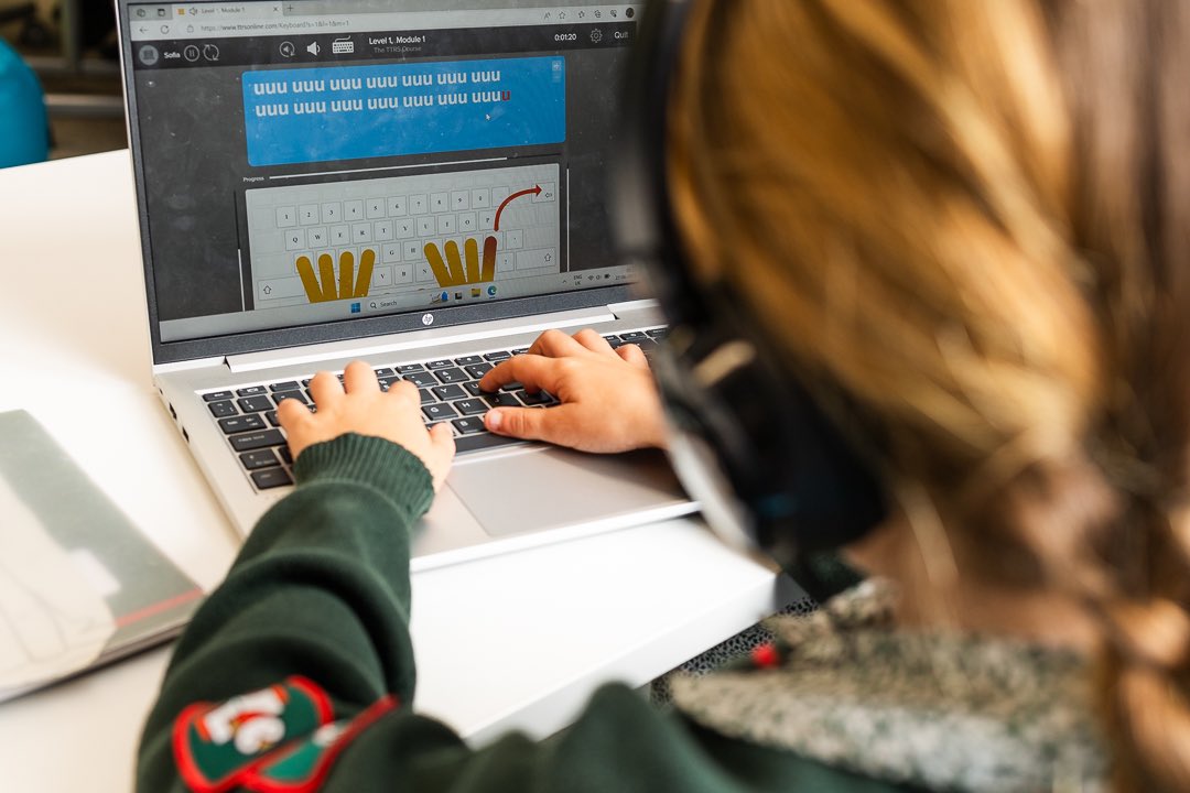 AldroSchool's tweet photo. Form 3 have been busy practicing their touch-typing in ICT class using the fabulous program Touch Type Read & Spell (TTRS).
@readandspell
#surreyprepschool #touchtyping #lifeataldro #lifeskills #ictclass #lovetolearn https://t.co/GA2JltYk0X