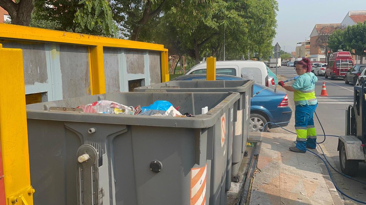 PPLaAlberca's tweet photo. Comienza en la pedanía el plan de choque de limpieza del #PlanRecupera.
Este proyecto, encabezado por @Rebepl, cuenta con 33 operarios y 22 equipos mecánicos que están trabajando en las zonas urbanas y ajardinadas.
#nuestraspedanias #LaAlberca https://t.co/yhlhDNcHbw