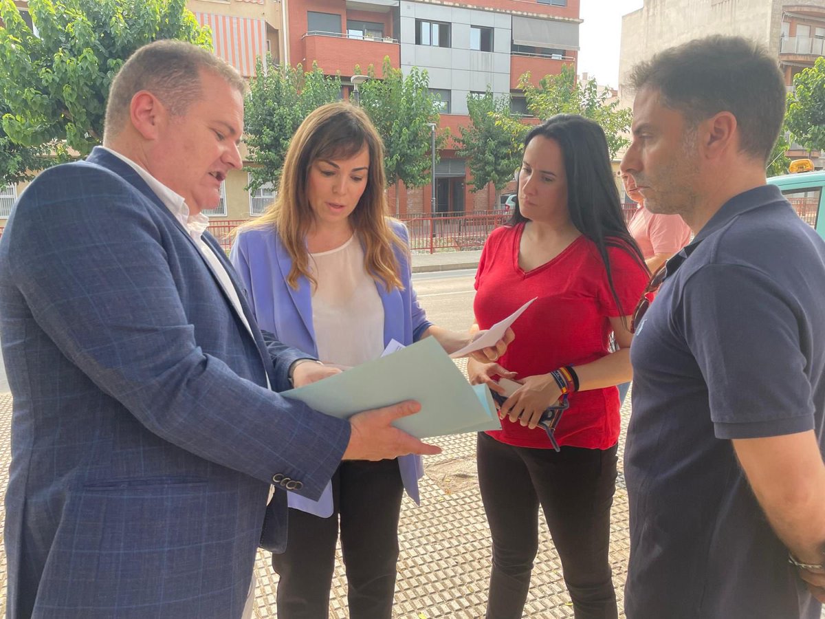 PPLaAlberca's tweet photo. Comienza en la pedanía el plan de choque de limpieza del #PlanRecupera.
Este proyecto, encabezado por @Rebepl, cuenta con 33 operarios y 22 equipos mecánicos que están trabajando en las zonas urbanas y ajardinadas.
#nuestraspedanias #LaAlberca https://t.co/yhlhDNcHbw