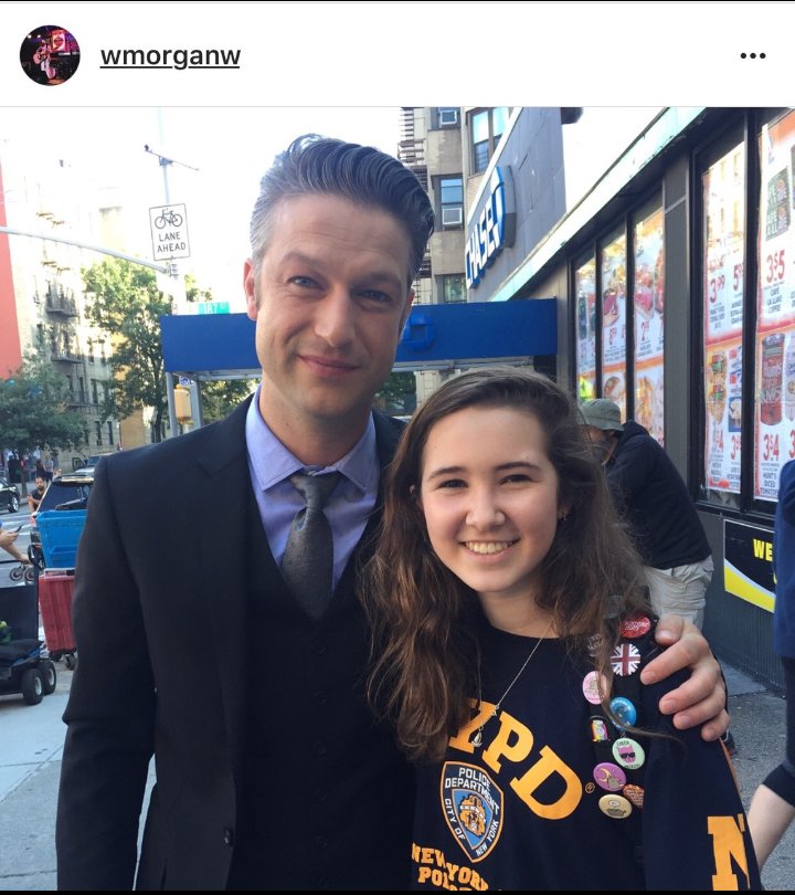 Peter Scanavino with a very lucky fan
They are so generous with their time for their fans. That is so sweet

#PeterScanavinoAppreciation 🌹