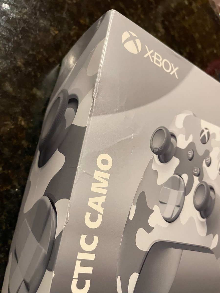BoostyWhispers's tweet photo. I will never understand why people/businesses cannot package items correctly for shipment. Another US Xbox controller imported and shipped in a paper bag, now its squashed!
All this could be avoided if @Xbox shipped this to Australia ๐ฆ๐บ๐ข
@eBay #poorpackaging https://t.co/XaBG8t2j43