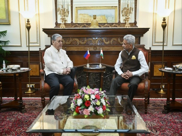 ani_digital's tweet photo. "Productive and comprehensive": EAM Jaishankar after 5th India-Philippines bilateral co-operation commission meeting
Read @ANI Story |
https://t.co/Bazg1MPJG8
#SJaishankar #JCBC #EnriqueManalo #India https://t.co/LujgfyGe8v